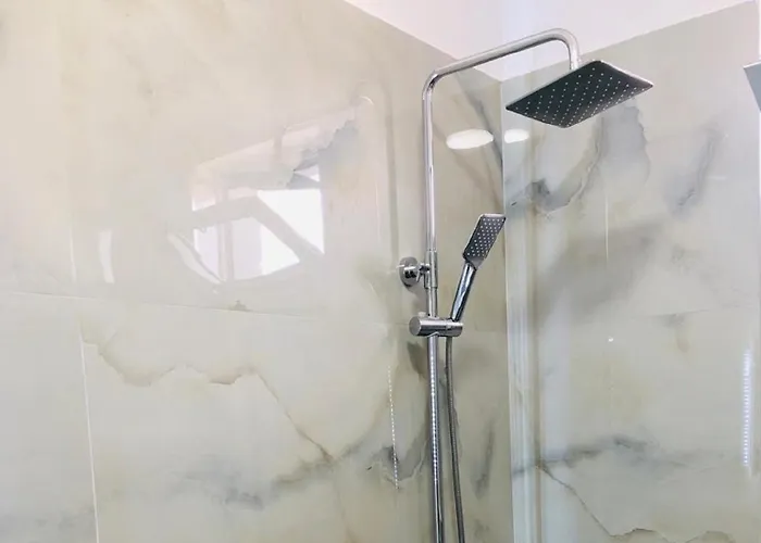 Herberg Sela Rent- & Optional Car Hire *