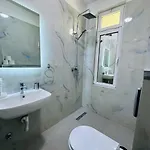 Sela Rent- & Optional Car Hire Herberg Tirana