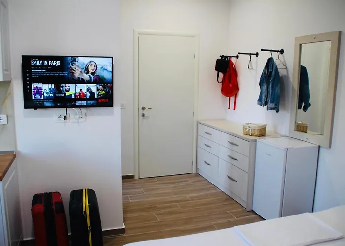 Sela Rent- & Optional Car Hire 宾馆