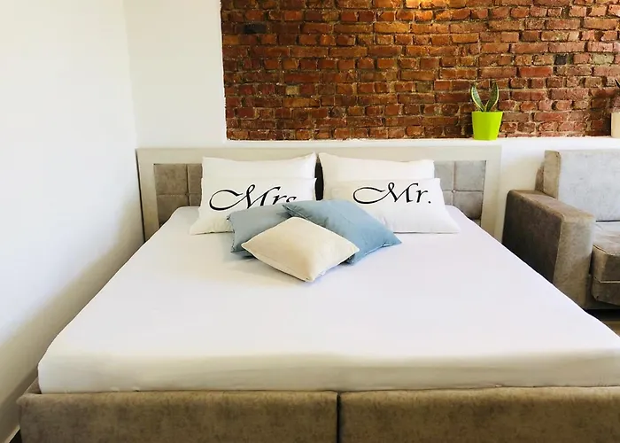 Sela Rent- & Optional Car Hire Tirana