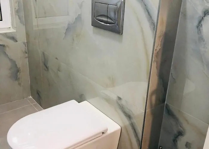 Sela Rent- & Optional Car Hire * 地拉那